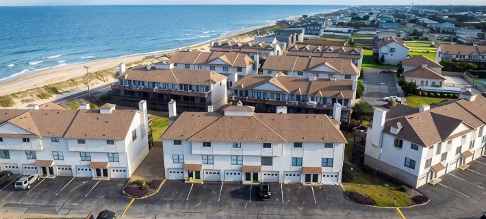 Brand-New Oceanview Townhome · Walk to Beach · Pool & HotTub · Family-Friendly Hotel di Kitty Hawk