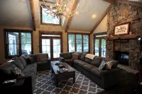 High End Lodging for Medium to Large Groups in the Canyon of the Missouri River! - 2-Star
