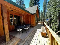 Walk to Downtown Graeagle, Mill Pond & Pickleball from the Graeagle Tree House