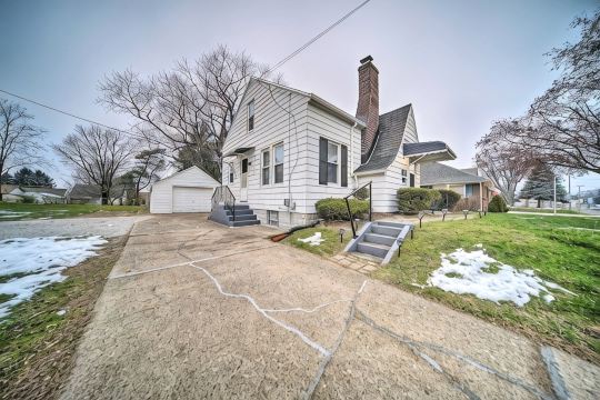 Central 3-Bed Home • Ideal for Families, Shopping, Beaches, Fishing • Dogs OK