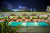 Nalada Hotel - Pools