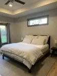 Custom Built Showcase Home near Lambeau! - 4 ดาว