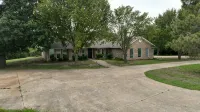 Minutes from Marina Del Rey and Boat Ramps at Soldier Creek on Lake Texoma. - 4-Star
