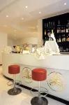 M Glamour Hotel - bar