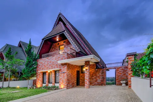 Rustwood Villa W/ Pool by Kava Stay - 4-Star