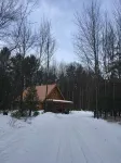 Copper Cabin offers peace and privacy in the woods! - Chalets