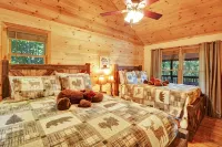 Spacious 4 BR Cabin w/ Stunning Mountain Views! Pet Friendly! Hot Tub! - Bjergudsigt