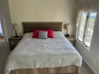 Endless Lake Views, Amazing Sunsets overlooking a state park! - 4 estrellas