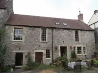 Private Annex to Manor Sleeps 6