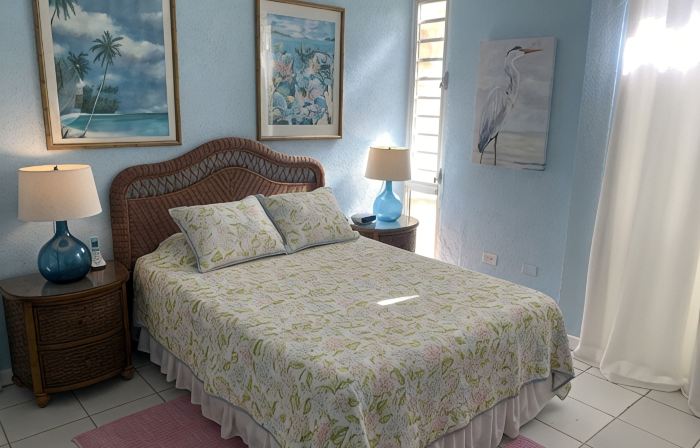 Gentle Winds  2/BR 2/BA  Closest building to the Sea! Sunset Views! Ground Floor