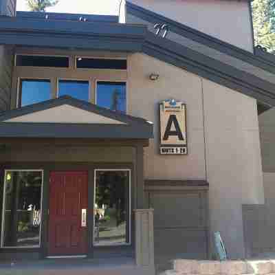 Walk to Lifts! Luxury Mountain Escape for 4 / 1BR, 1BA / Sauna, Hot Tub Hotel Exterior