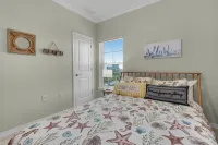 New Townhome with Private Beach Club