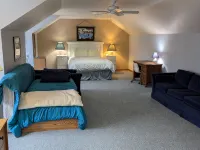 Make new memories! Vacation in the forest on Loon Lake: spacious; scenic; fun.