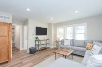 5-Star Reviews, Remodeled & Centrally Located! One Of The Best Properties In GH! - 4-Star