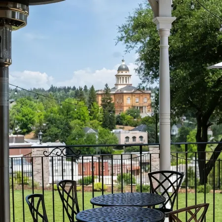 Beautiful 6 bedroom Historic Park Victorian