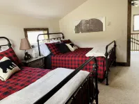 Lake House at Georgetown - just steps from the marina & easy winter access - Wifi