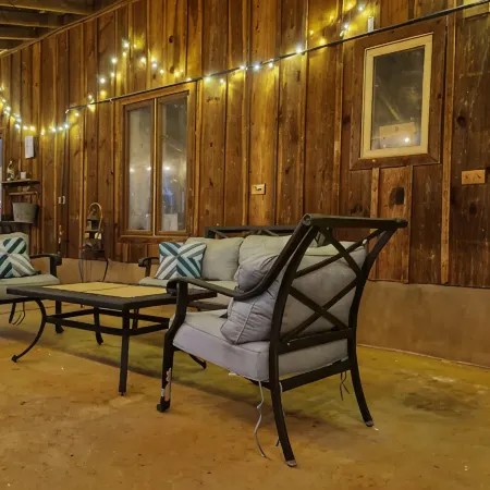 Cute cabin next to Pisgah National Forest; Hot tub Wi-Fi