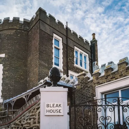 The Lookout Broadstairs, 3 bed 2 bath Apt, central, sea views, kids & dogs ok