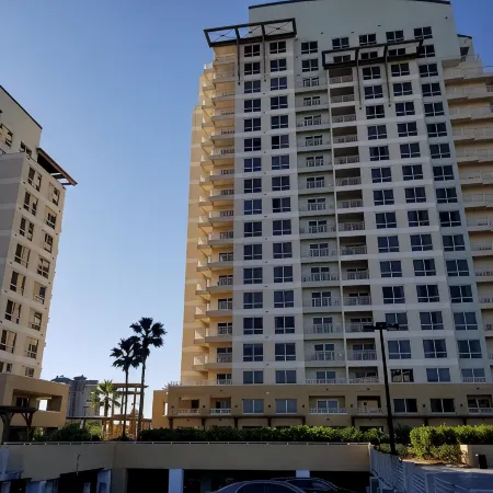 Stunning 11th floor Ocean/Golf views, Resort, Wifi