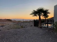 Secluded Oasis, heated pool and spa, RV hook-ups - Villas