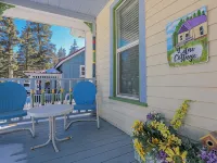 The Lilac Cottage is a charming 2-bedroom house in Cloudcroft with fenced yard! Hotels in Cloudcroft
