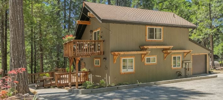 Arnold’s Cozy Cabin  – Rustic-Modern Retreat Near Big Trees & Bear Valley Hotels in Arnold