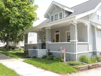 Location! Location! Location!  5 Bedroom Home 1 Block From Downtown Decorah Các khách sạn ở Decorah