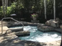 Home for 22, Ski Shuttle, Hot Tub, Pool, Dog OK Tennis/Pickleball/Pool Table - badewanne