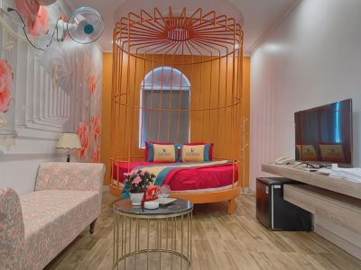 Love Hotel Hoc Mon