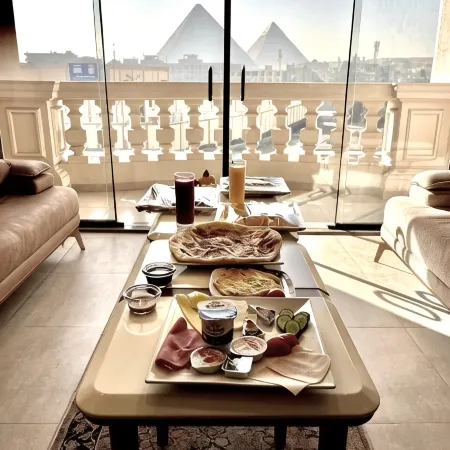 Pyramids Charm Hotel