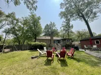 Walk to ND-Dogs Welcome-Sleeps 14-Family Paradise-Fire Pit-Swing Set-Fenced Yard - 2 estrellas
