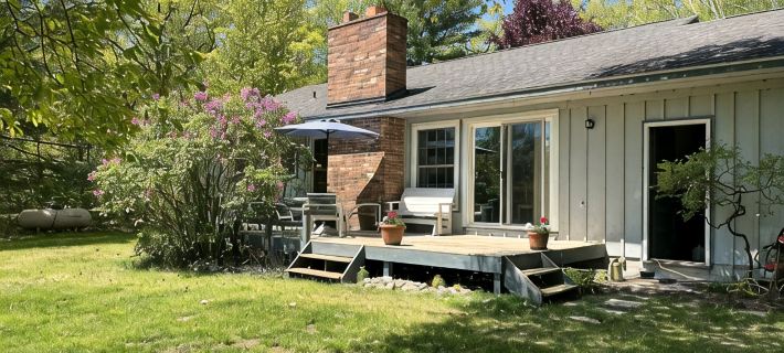 Sunrise Side Retreat - Sleeps 7 Hotels in Alcona County