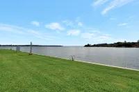 WaterFront Condo in upscale neighborhood of April Sound “Our Happy Place” - 3-Star