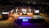 Box on the Rox Container Home + Heated Pool - 빌라