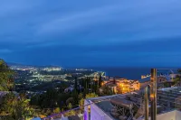 Amazing modern villa with heated pool and breath taking view