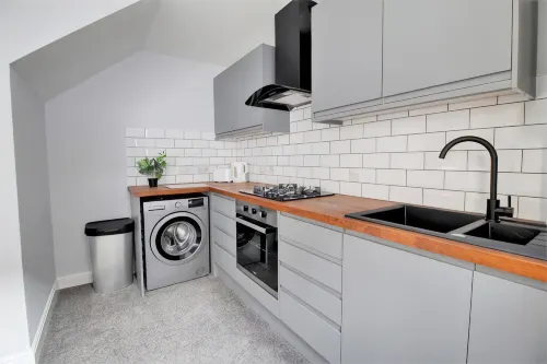 Nelson by the Docks Serviced Apartments by Roomsbooked - 3-Star