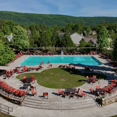 ARROWHEAD HIDEAWAY: Mountain Home - Hike, Golf, Kayak, & Near Baseball