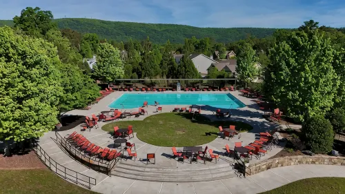 ARROWHEAD HIDEAWAY: Mountain Home - Hike, Golf, Kayak, & Near Baseball