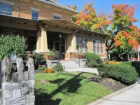 Walton Manor Inn Bed & Breakfast Hotels in Palmyra