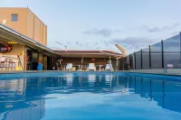 Hotel Real Plaza Aguascalientes - ที่มีสระว่ายน้ำ