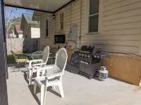Renovated Bungalow 1 Block from Downtown Seneca! 7 miles from Clemson! 세네카 호텔