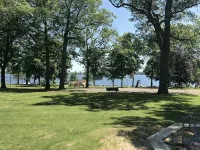 Beautiful Cozy Cottage in Assembly Park.