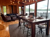 Lake Winni Waterfront Whortleberry Island Cottage, Private Beach, BOAT Required - 4 tähden