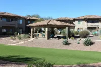 Cozy Ground Level Resort Style Condo with Heated Pool/Hot Tub, and Gym! - Wi-Fi