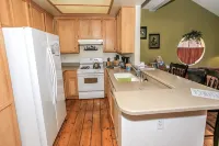 Brown Bear's Den Condo - 4-Star