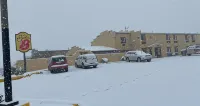 Super 8 by Wyndham Taos - parking