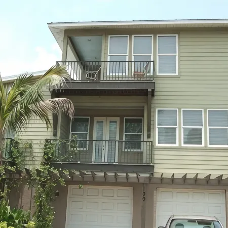 Gorgeous Home July Specials Check it Out, Heated Pool and Spa, Elevator