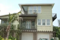 Gorgeous Home July Specials Check it Out, Heated Pool and Spa, Elevator