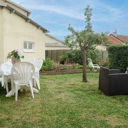 House in the center of Versailles, 5 minutes from the château and freeway