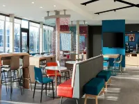 Avid Hotel California - Lexington Park by IHG - breakfast